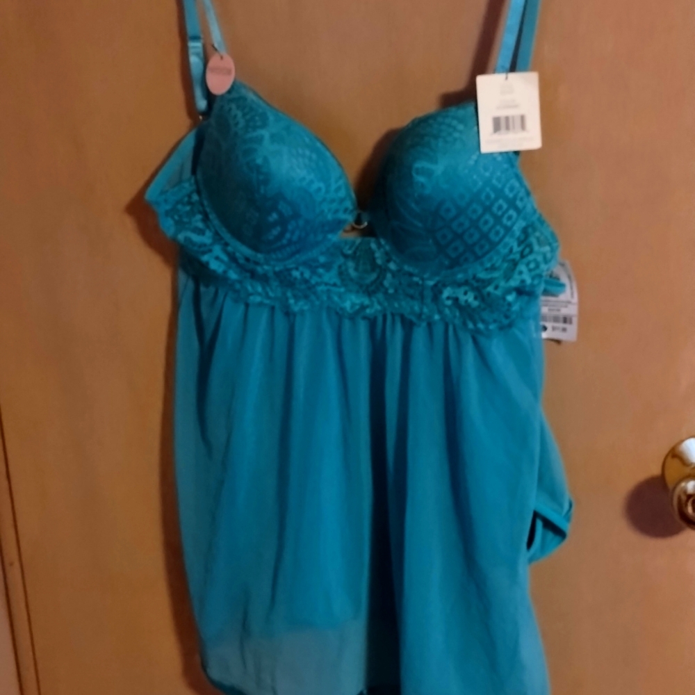 Women's push-up bra lingerie with matching underwear medium sized green color